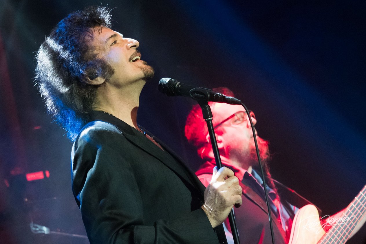 Gino Vannelli Live at De Boerderij in Zoetermeer (NL)