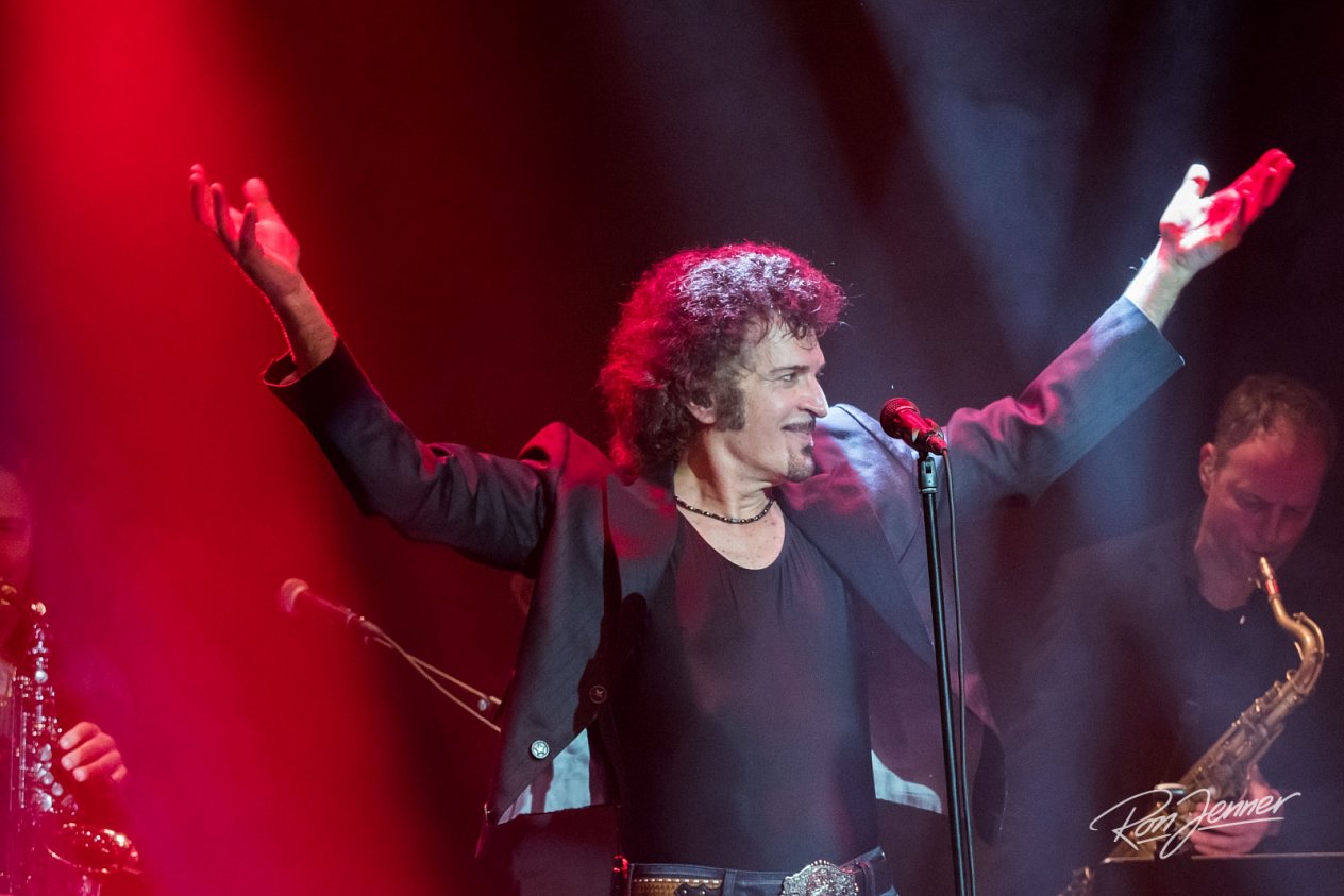 Gino Vannelli Live at De Boerderij in Zoetermeer (NL)