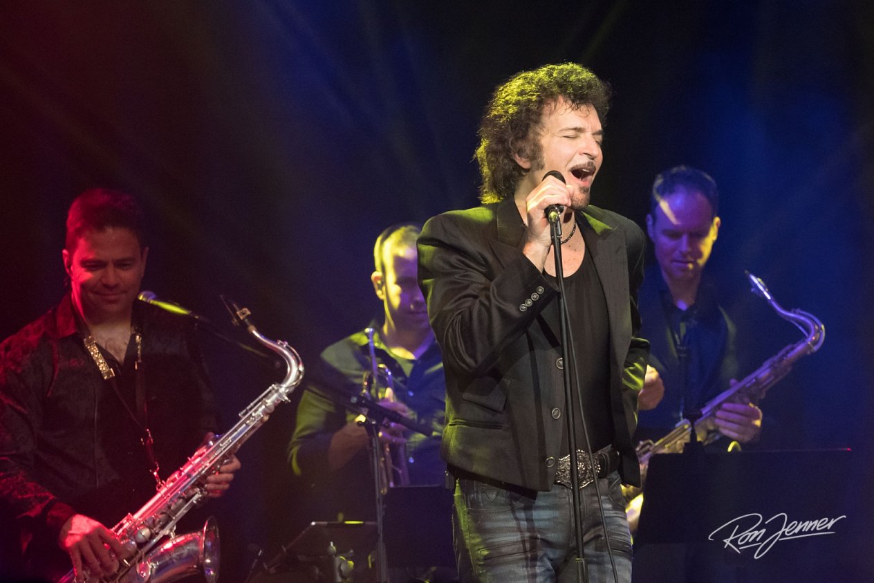 Gino Vannelli Live at De Boerderij in Zoetermeer (NL)