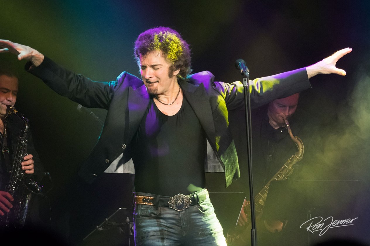 Gino Vannelli Live at De Boerderij in Zoetermeer (NL)